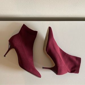 Stradivarius burgundy pointed sock ankle boot / bootie. EU 40 = US 9 - 9 1/2.